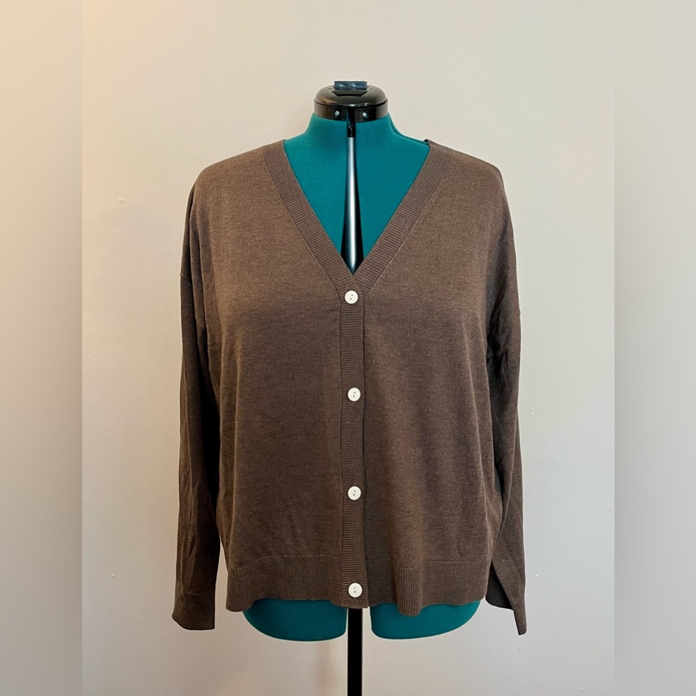👚 Ricki's Brown Cardigan Sweater
